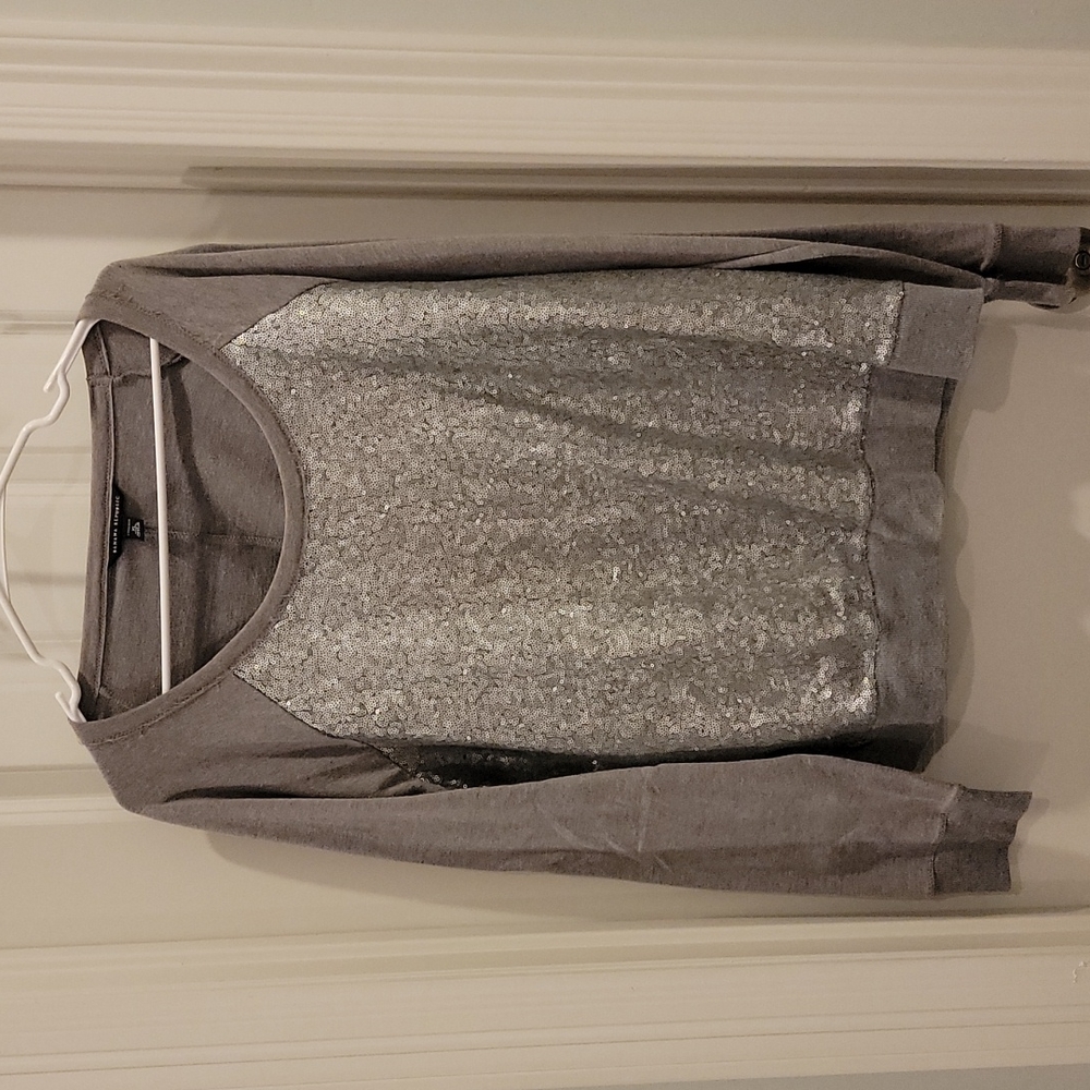 Banana Republic grey sequined sweatshirt. Gray. XL. EXCELLENT CONDITION